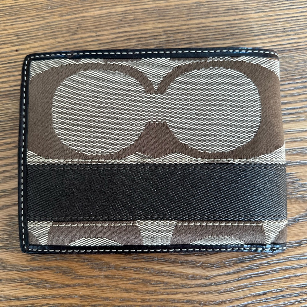 COACH MENS BILLFOLD WALLET MAXI SIGNATURE TAN CANVAS WITH BROWN STRIPE
